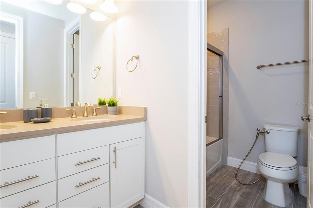 Activo con contrato: $1,699,000 (6 camas, 4 baños, 4544 Pies cuadrados)
