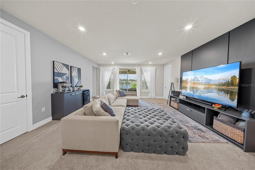 Activo con contrato: $1,699,000 (6 camas, 4 baños, 4544 Pies cuadrados)