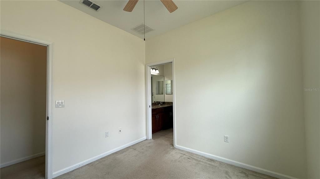 For Rent: $2,395 (4 beds, 3 baths, 2576 Square Feet)