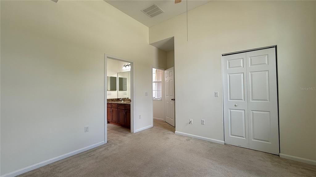 For Rent: $2,395 (4 beds, 3 baths, 2576 Square Feet)