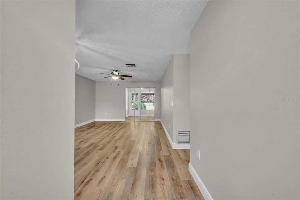 На продажу: $188,000 (2 спален, 2 ванн, 1043 Квадратных фут)