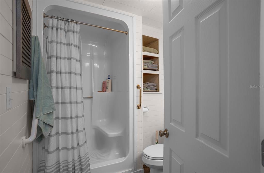 For Sale: $190,000 (3 beds, 1 baths, 1472 Square Feet)