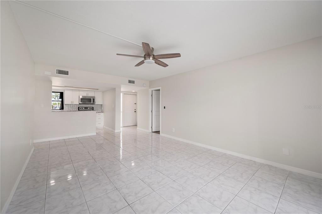 En Venta: $179,000 (2 camas, 2 baños, 1200 Pies cuadrados)