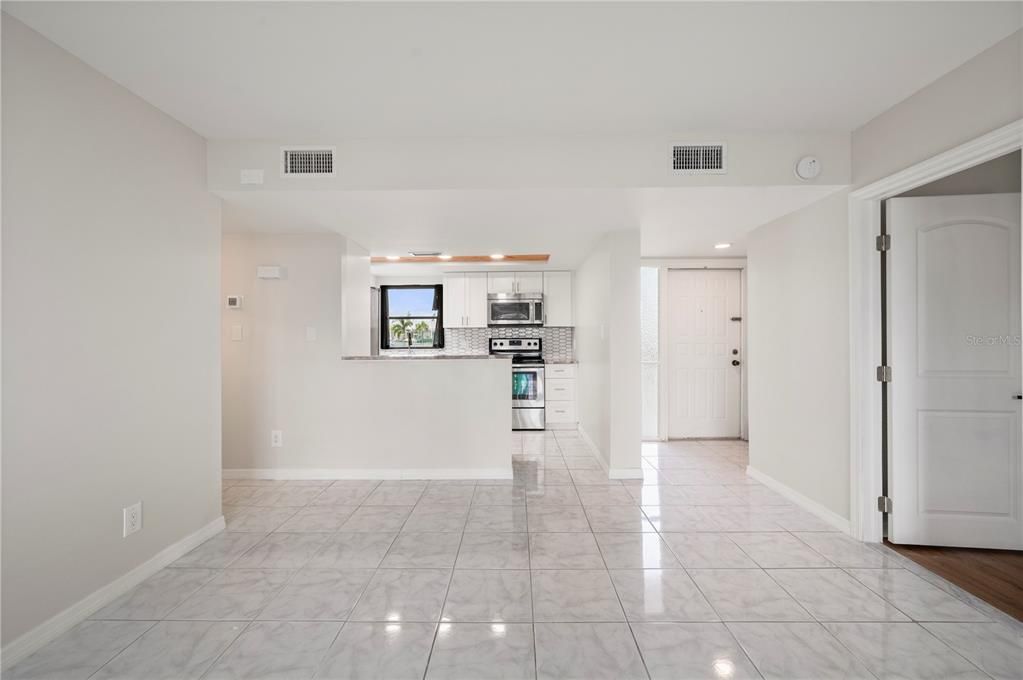 En Venta: $179,000 (2 camas, 2 baños, 1200 Pies cuadrados)