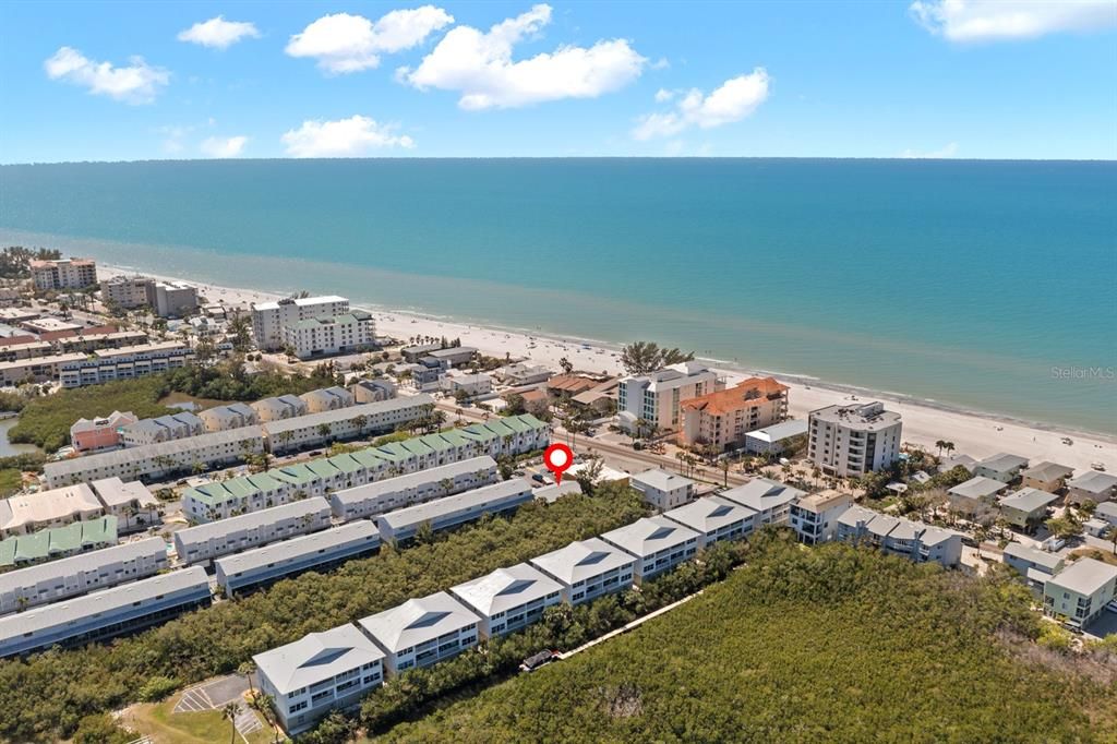 For Sale: $400,000 (2 beds, 1 baths, 711 Square Feet)