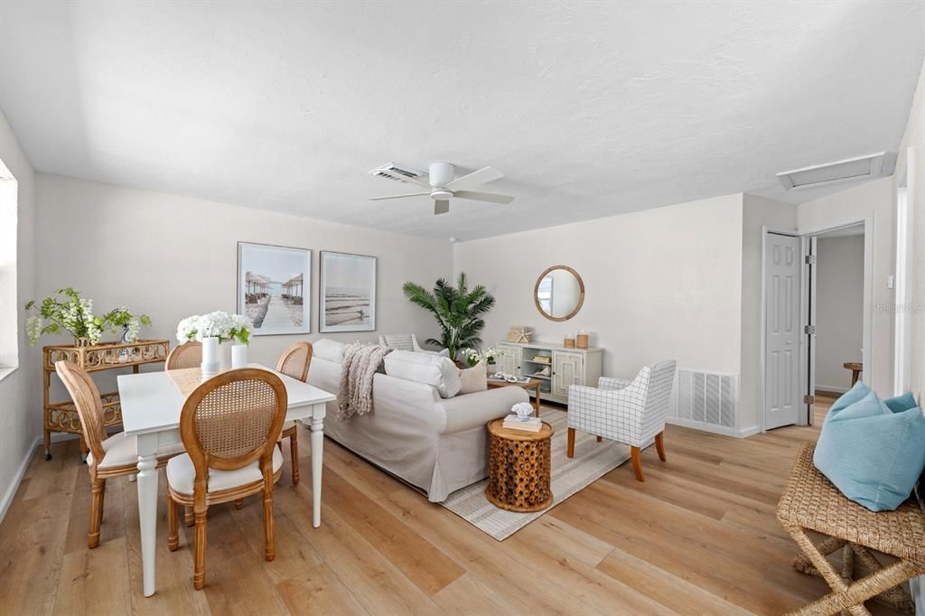 For Sale: $400,000 (2 beds, 1 baths, 711 Square Feet)