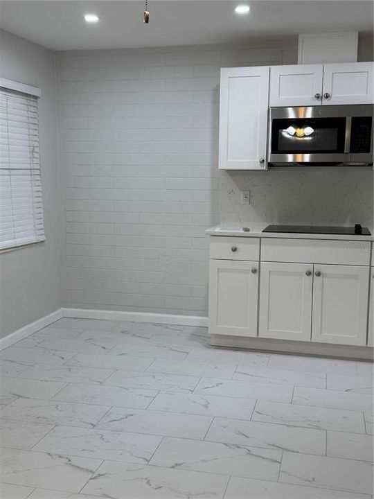For Rent: $1,600 (1 beds, 1 baths, 475 Square Feet)
