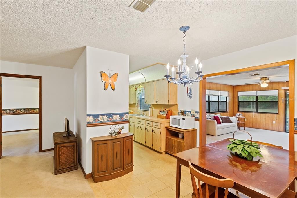 Active With Contract: $250,000 (3 beds, 2 baths, 1432 Square Feet)