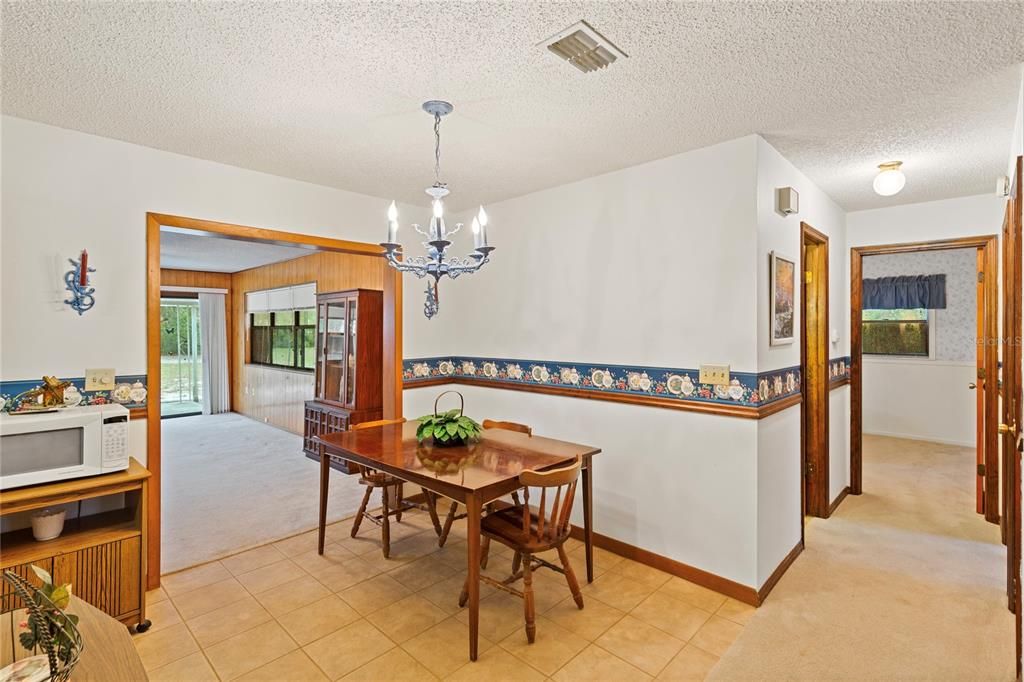 Active With Contract: $250,000 (3 beds, 2 baths, 1432 Square Feet)