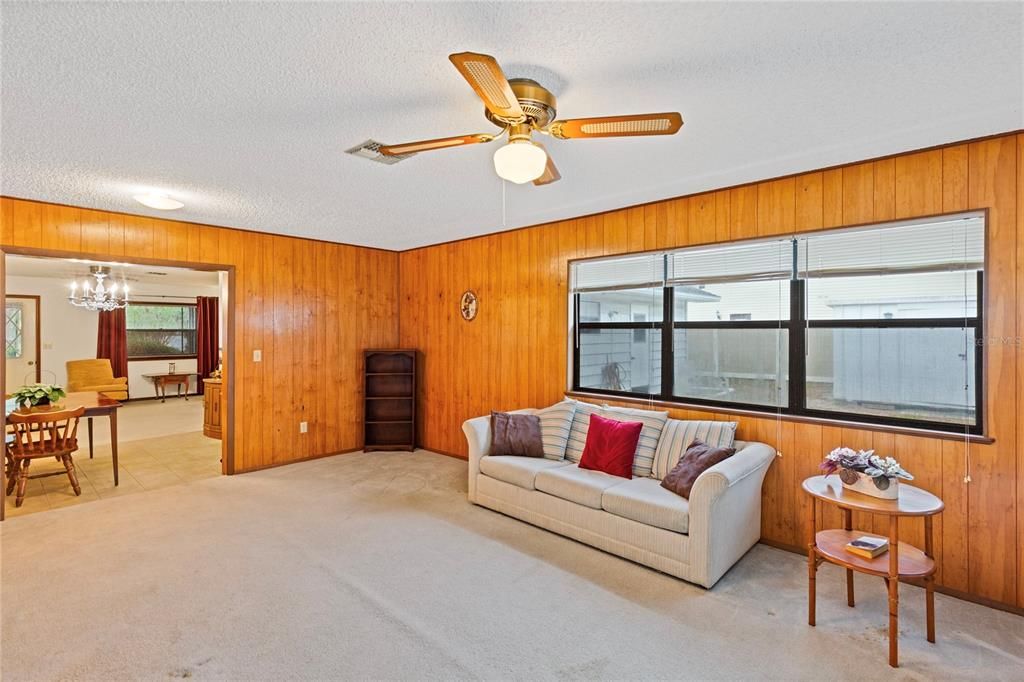 Active With Contract: $250,000 (3 beds, 2 baths, 1432 Square Feet)