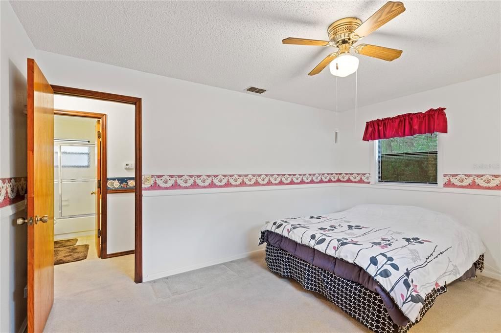 Active With Contract: $250,000 (3 beds, 2 baths, 1432 Square Feet)