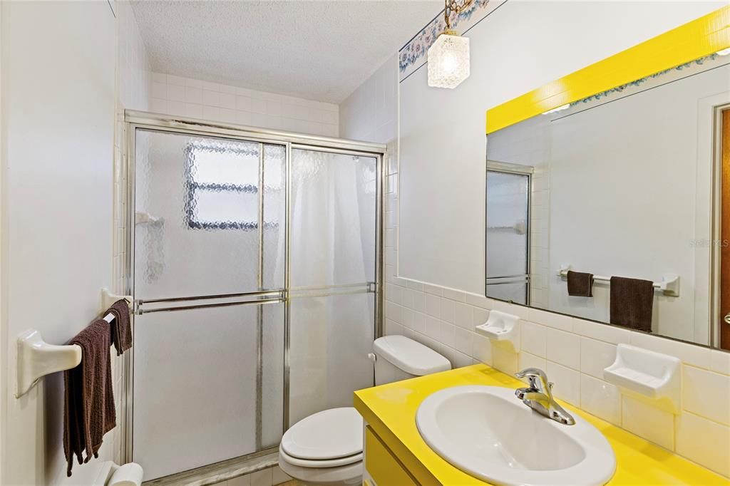 Active With Contract: $250,000 (3 beds, 2 baths, 1432 Square Feet)