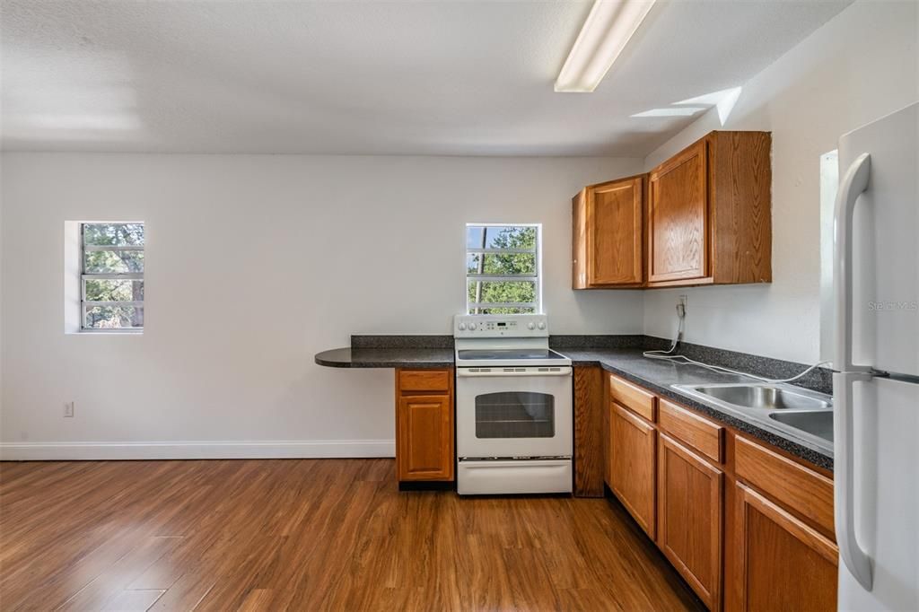 Activo con contrato: $499,000 (3 camas, 2 baños, 1443 Pies cuadrados)