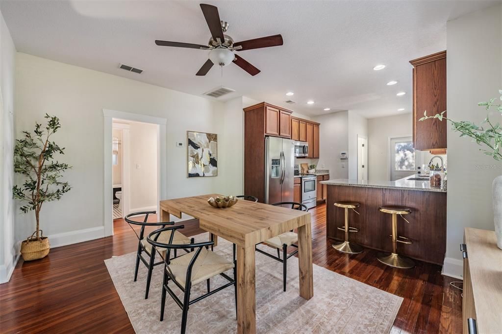 Activo con contrato: $499,000 (3 camas, 2 baños, 1443 Pies cuadrados)
