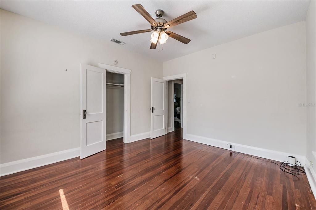 Activo con contrato: $499,000 (3 camas, 2 baños, 1443 Pies cuadrados)