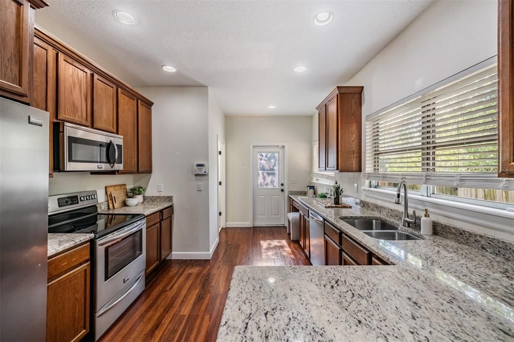 Activo con contrato: $499,000 (3 camas, 2 baños, 1443 Pies cuadrados)
