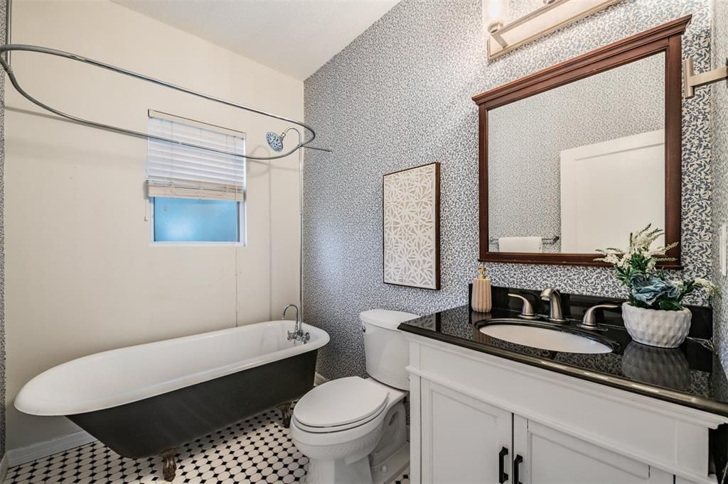 Activo con contrato: $499,000 (3 camas, 2 baños, 1443 Pies cuadrados)