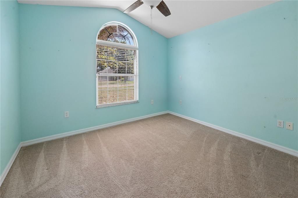 Active With Contract: $279,900 (3 beds, 2 baths, 1407 Square Feet)