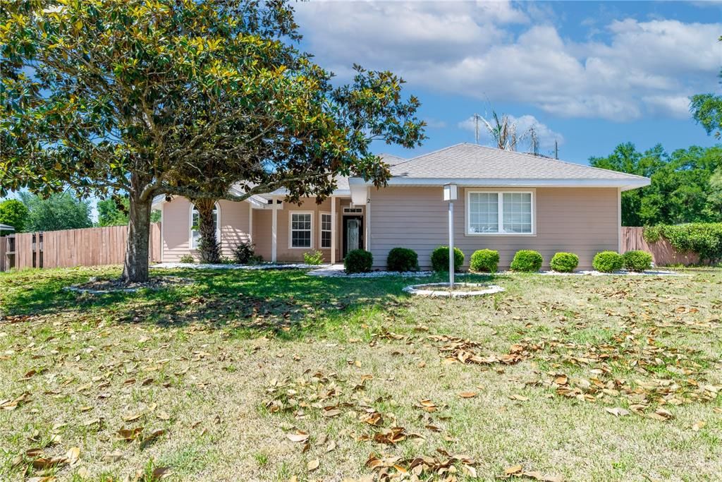 Active With Contract: $279,900 (3 beds, 2 baths, 1407 Square Feet)