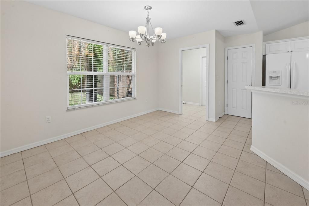 Active With Contract: $279,900 (3 beds, 2 baths, 1407 Square Feet)