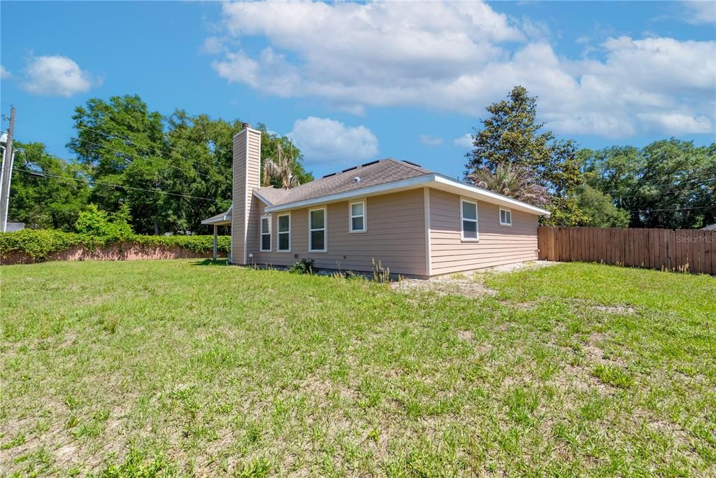 Active With Contract: $279,900 (3 beds, 2 baths, 1407 Square Feet)