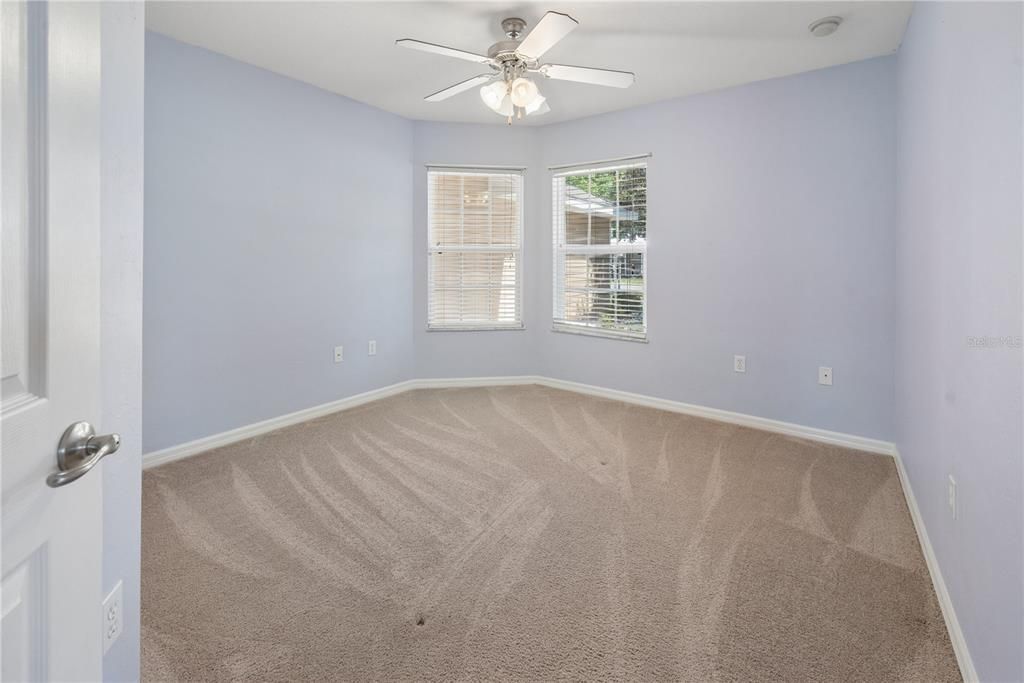 Active With Contract: $279,900 (3 beds, 2 baths, 1407 Square Feet)