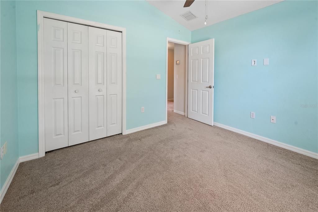 Active With Contract: $279,900 (3 beds, 2 baths, 1407 Square Feet)