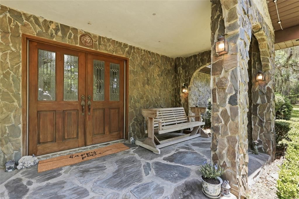 For Sale: $485,000 (3 beds, 2 baths, 2596 Square Feet)