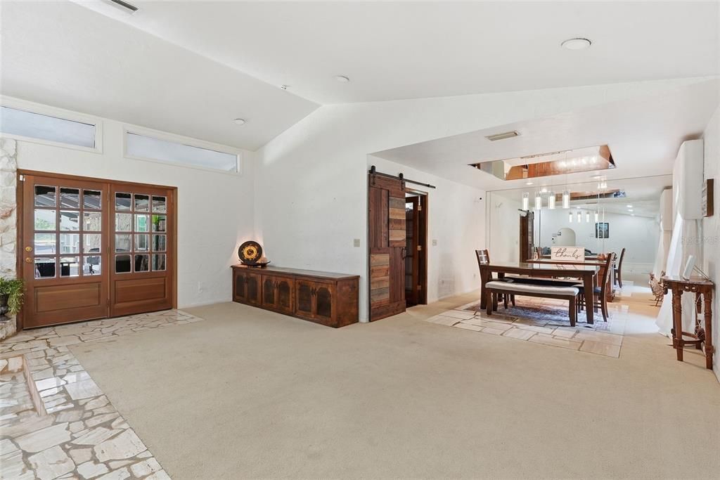 For Sale: $485,000 (3 beds, 2 baths, 2596 Square Feet)