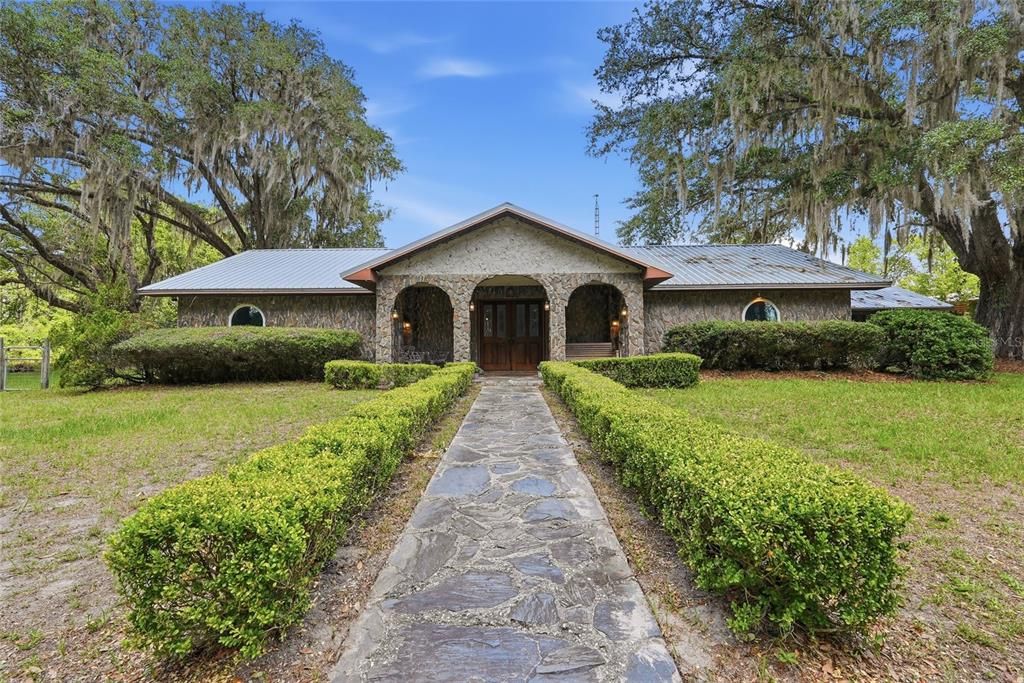 For Sale: $485,000 (3 beds, 2 baths, 2596 Square Feet)