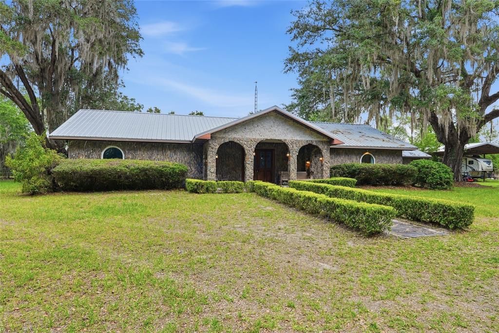 For Sale: $485,000 (3 beds, 2 baths, 2596 Square Feet)