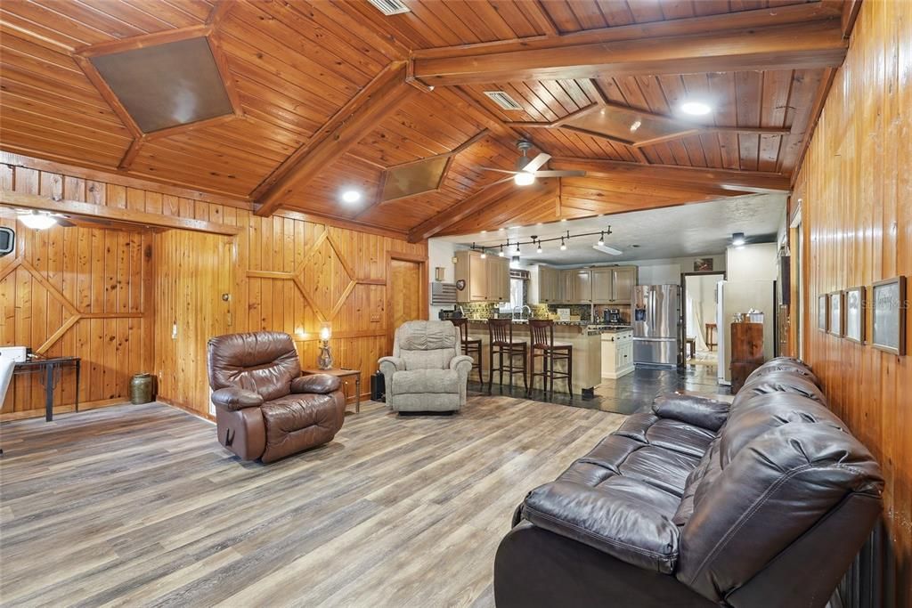 For Sale: $485,000 (3 beds, 2 baths, 2596 Square Feet)