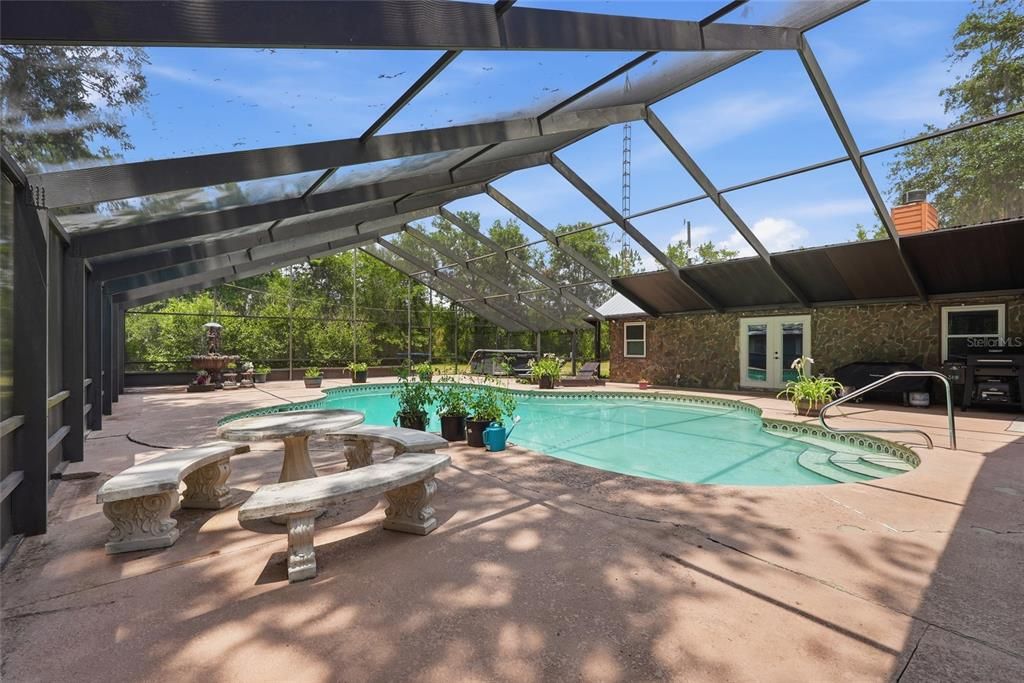 For Sale: $485,000 (3 beds, 2 baths, 2596 Square Feet)
