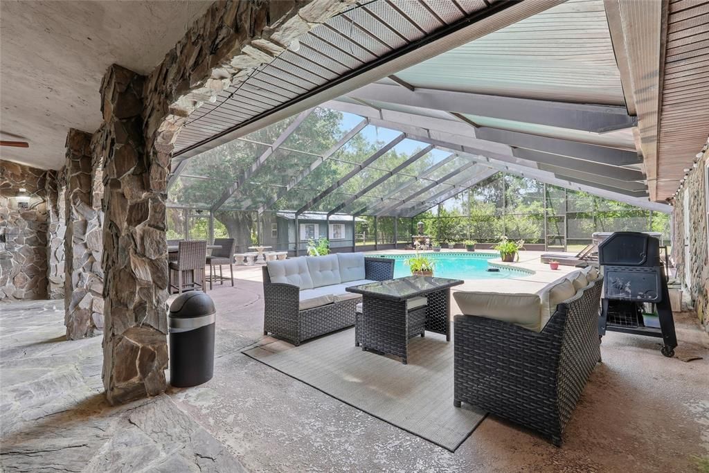 For Sale: $485,000 (3 beds, 2 baths, 2596 Square Feet)