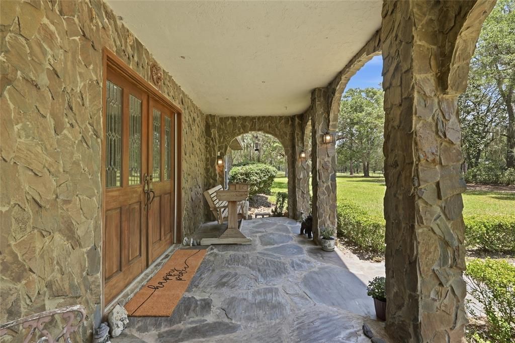 For Sale: $485,000 (3 beds, 2 baths, 2596 Square Feet)