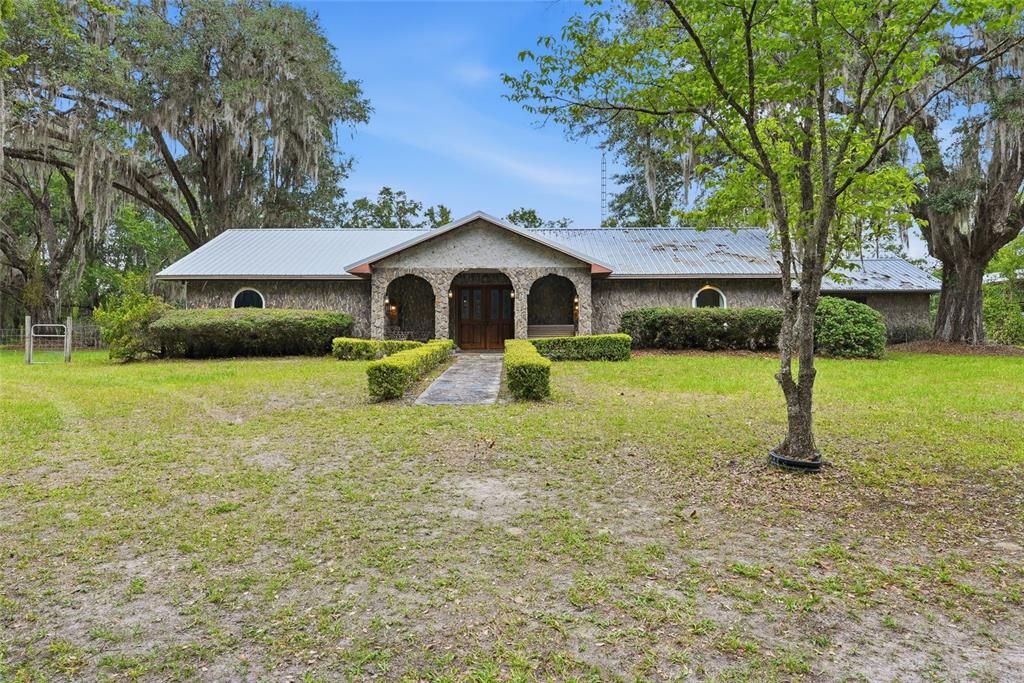 For Sale: $485,000 (3 beds, 2 baths, 2596 Square Feet)