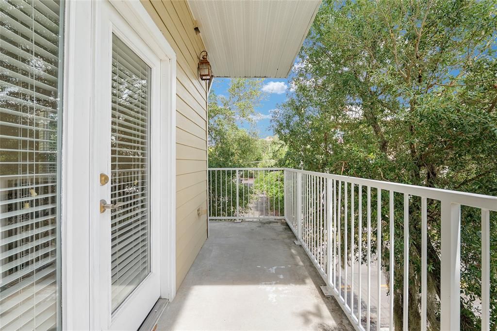 For Sale: $205,000 (1 beds, 1 baths, 531 Square Feet)