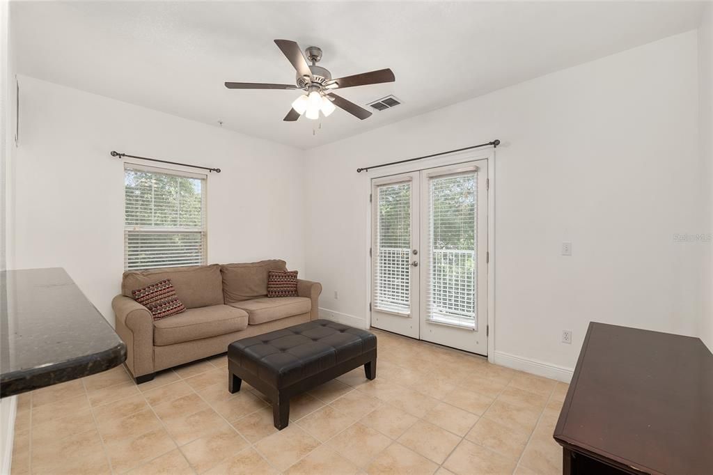 For Sale: $205,000 (1 beds, 1 baths, 531 Square Feet)