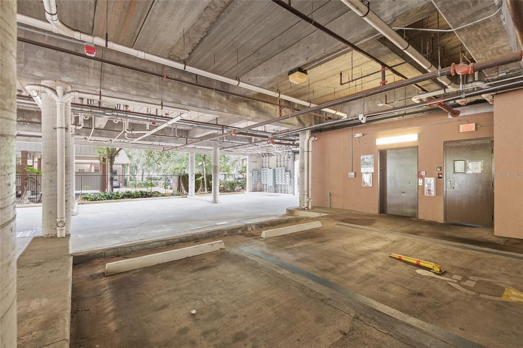 For Sale: $205,000 (1 beds, 1 baths, 531 Square Feet)