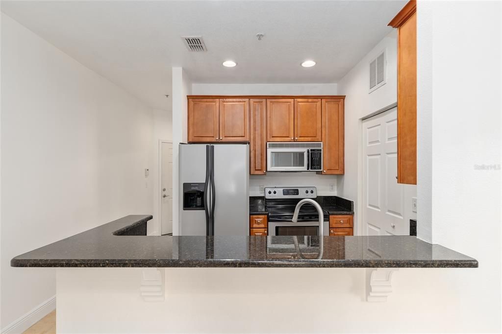 For Sale: $205,000 (1 beds, 1 baths, 531 Square Feet)
