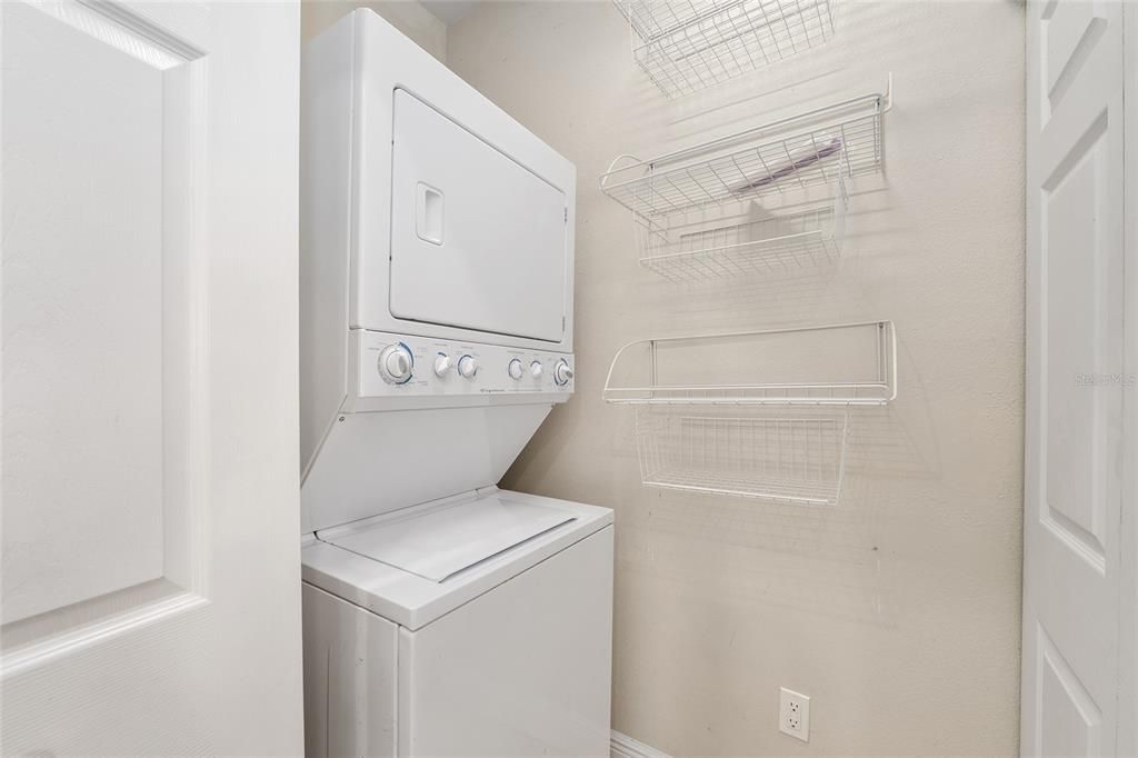 For Sale: $205,000 (1 beds, 1 baths, 531 Square Feet)