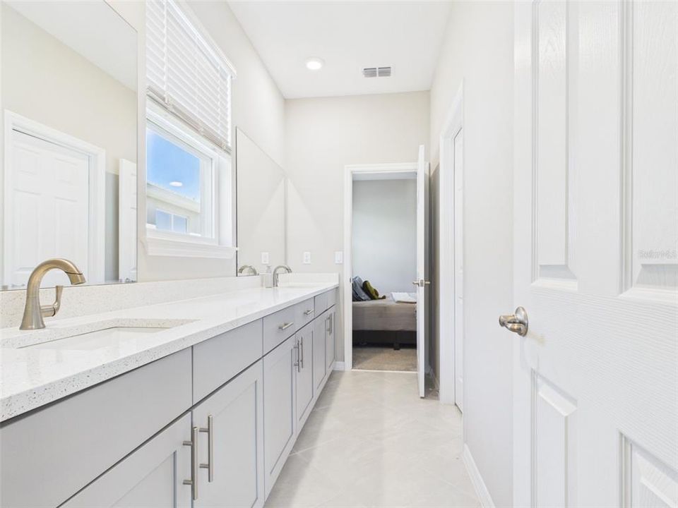 For Sale: $469,000 (4 beds, 3 baths, 2645 Square Feet)
