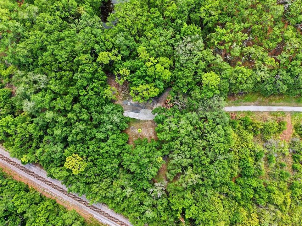 На продажу: $800,000 (8.55 acres)