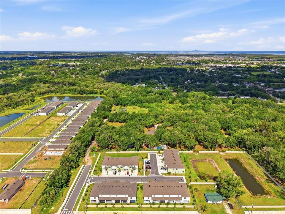 На продажу: $800,000 (8.55 acres)