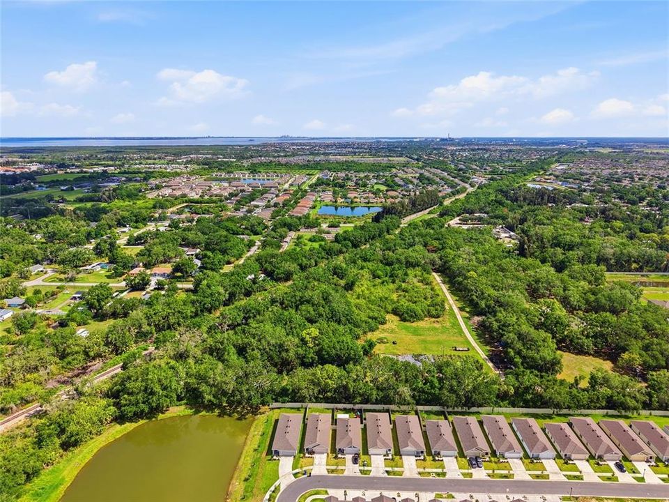 На продажу: $800,000 (8.55 acres)