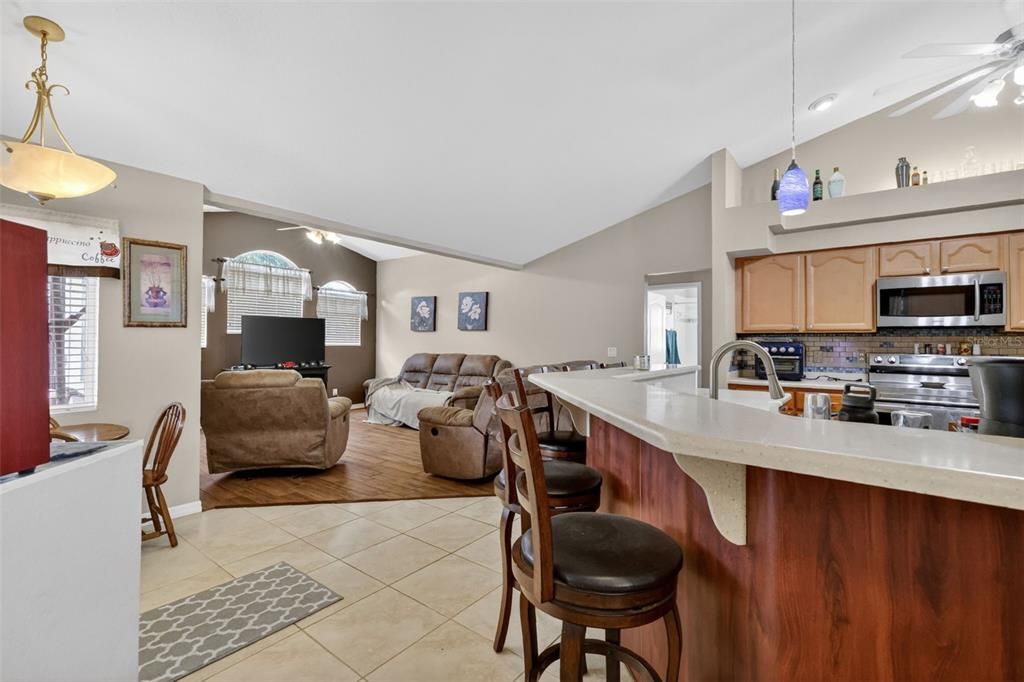 En Venta: $374,800 (3 camas, 2 baños, 1994 Pies cuadrados)