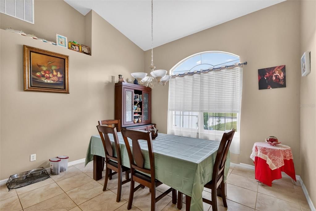 En Venta: $374,800 (3 camas, 2 baños, 1994 Pies cuadrados)