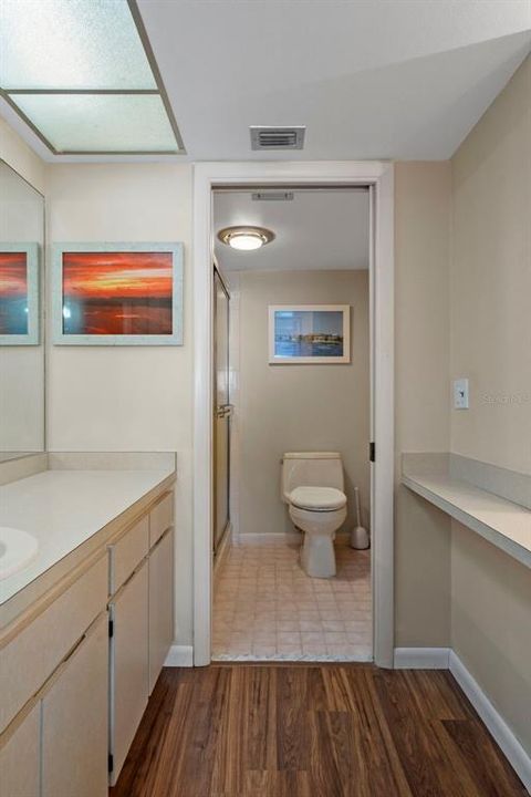For Rent: $1,900 (2 beds, 2 baths, 1025 Square Feet)