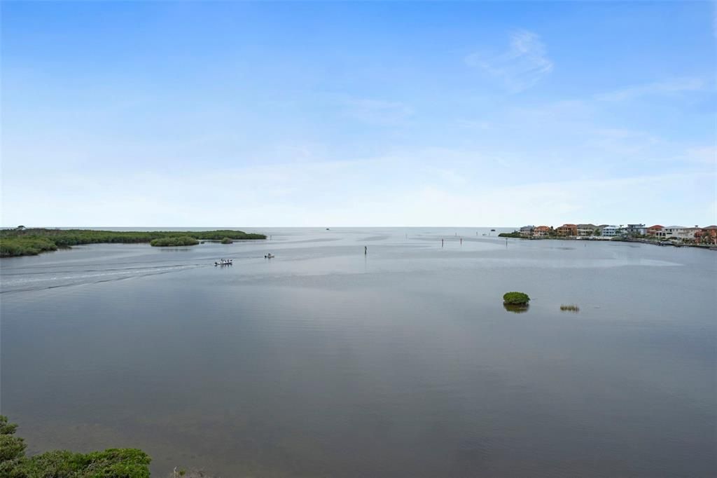 For Rent: $1,900 (2 beds, 2 baths, 1025 Square Feet)