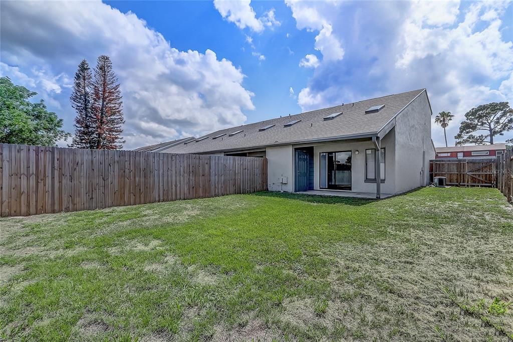 For Sale: $940,000 (8 beds, 0 baths, 4296 Square Feet)